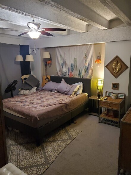 Building Photo - 5914 Lago Vista Way