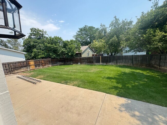 Building Photo - 3 Bed 2 Bath Home in central Fort Collins