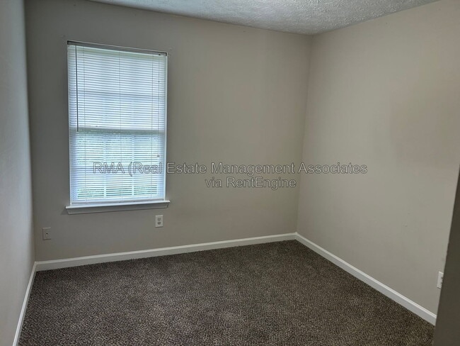 Building Photo - 1749 Carrington Dr