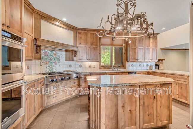 Building Photo - 3608 E Crest Mount Cir