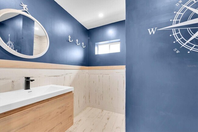 Building Photo - 404 Normandy Rd