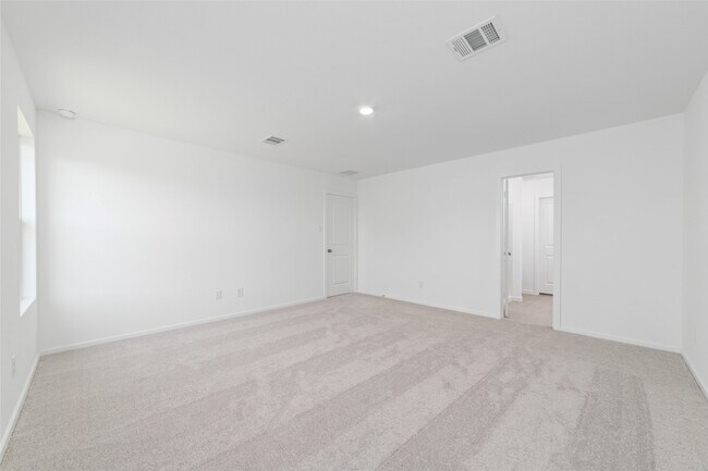 Building Photo - 3028 Huntersville Dr