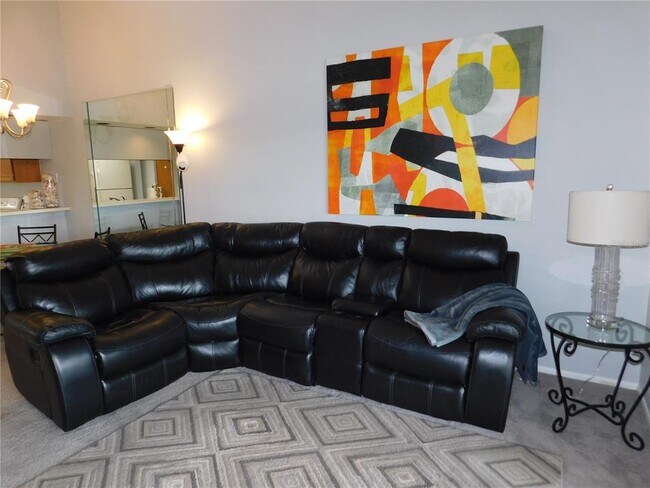 Building Photo - 270 Woodlake Wynde