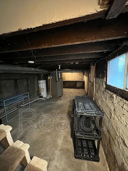 Building Photo - 1450 Hamlet St