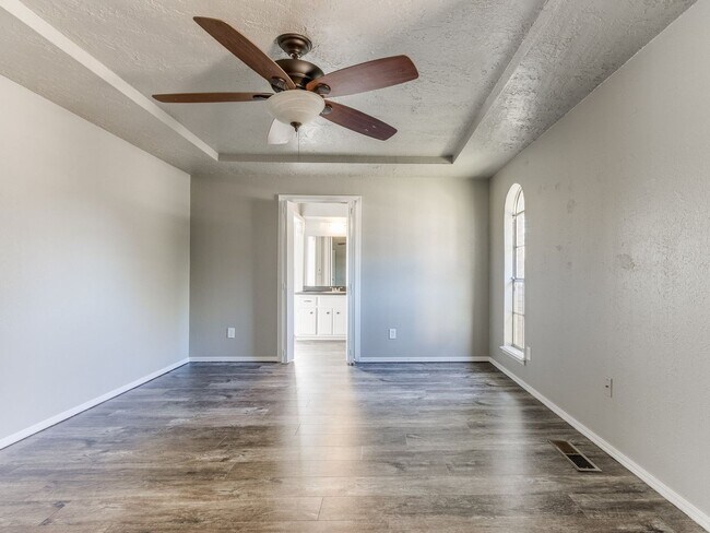 Building Photo - Recently Remodeled home in Norman