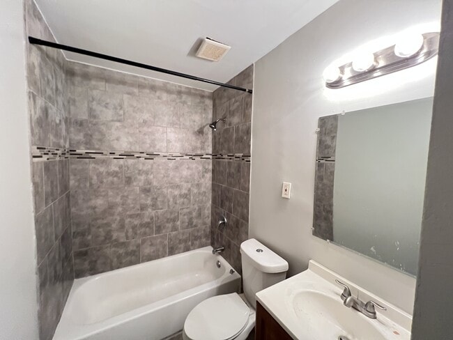 Building Photo - 1391 Haywood Ave