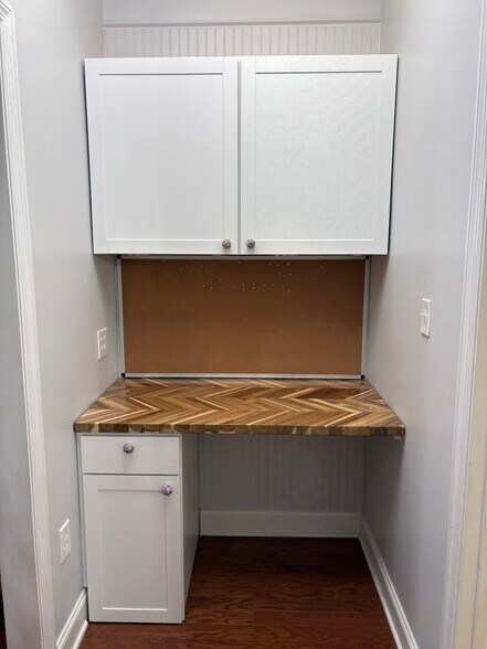 Building Photo - 123 Chelsea Park