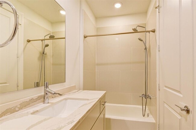 Building Photo - 2724 Dolce Oaks Dr
