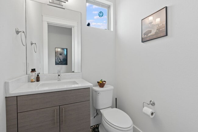 Building Photo - 2711 Willow St