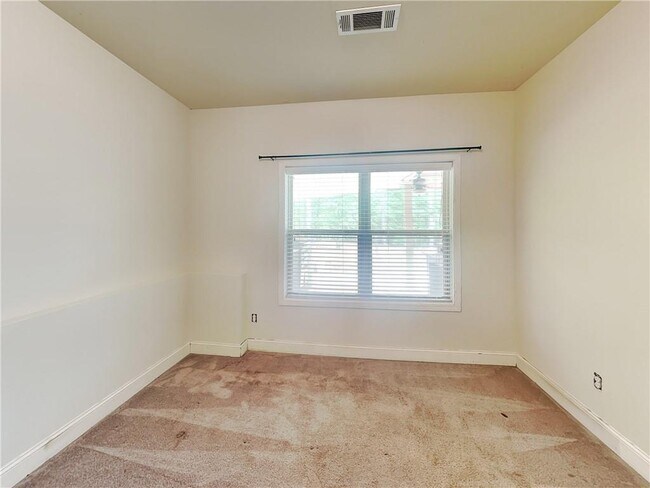 Building Photo - 85 Lotus Ln