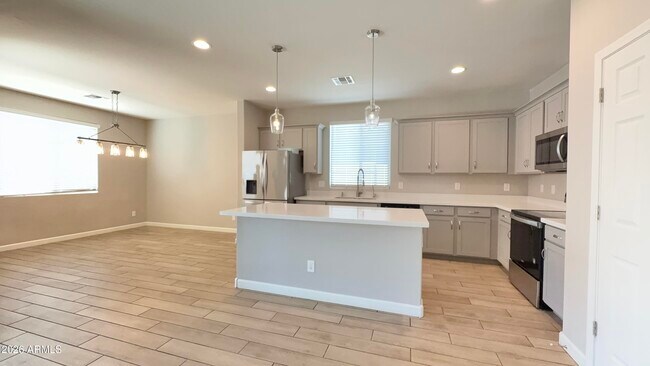 Building Photo - 7011 W Townley Ave