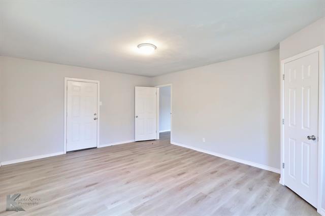 Building Photo - 934 S Pioneer Dr