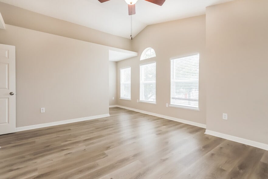 Building Photo - 11427 Ivy Flower Loop