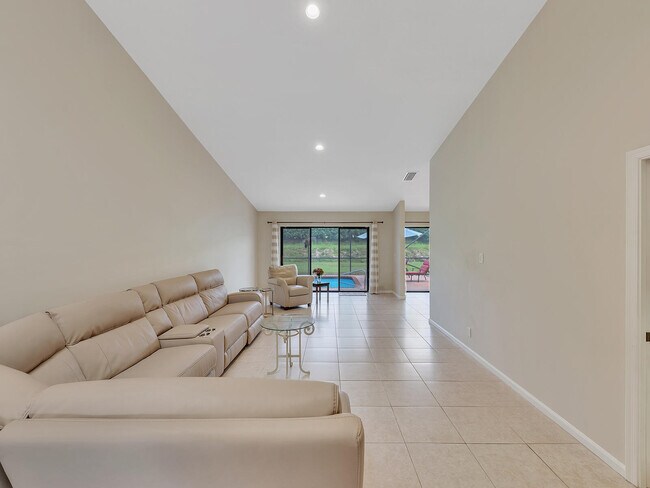 Building Photo - 7747 Villa Nova Dr N