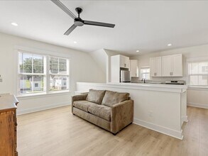 Building Photo - A great place to stay that is a nice and cozy cottage in the great neighborhood of Southwood