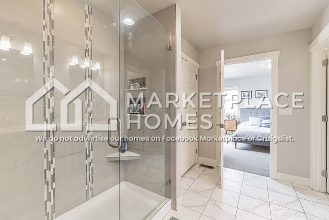 Building Photo - 8122 River Run Dr