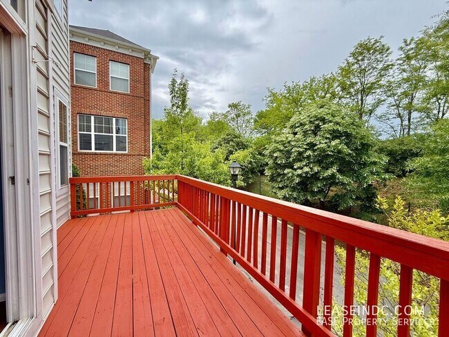 Building Photo - 424 Ava Way NE
