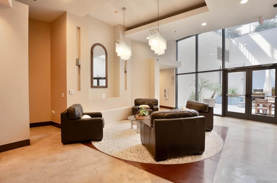 Building Photo - 530 K St