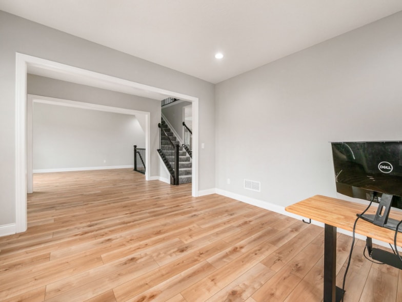 Building Photo - 9182 Gardenia Dr