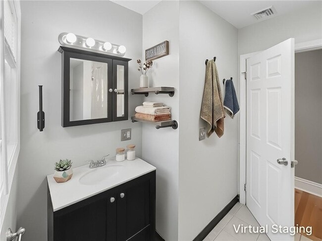 Building Photo - 358 Weeden St