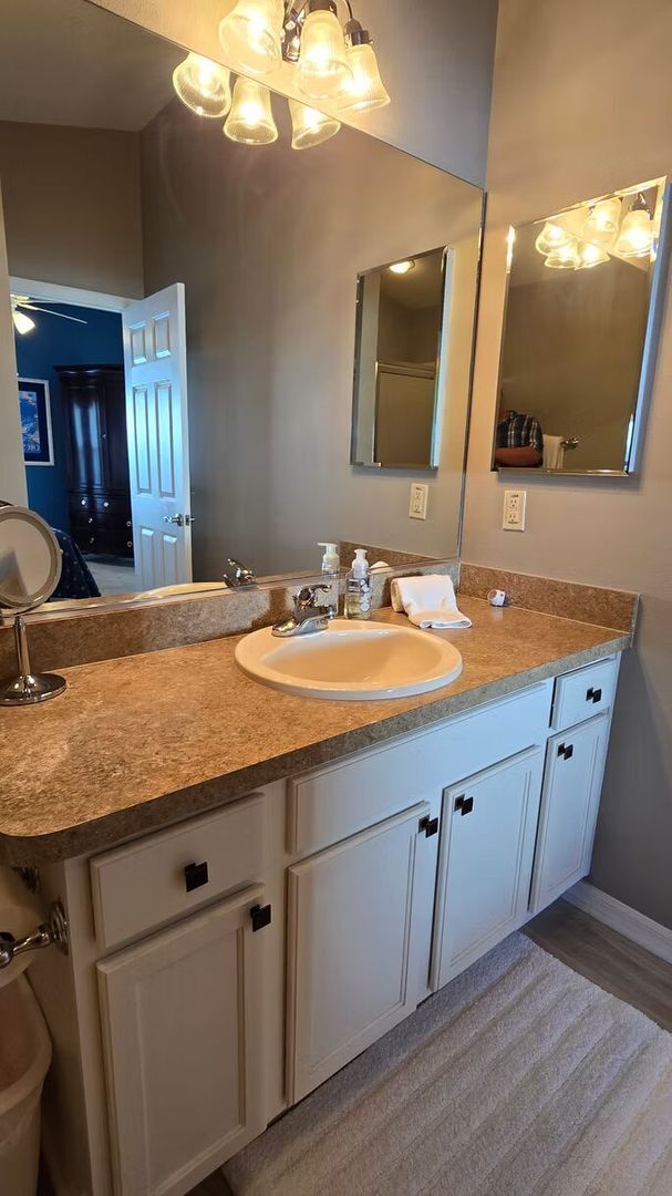 Building Photo - M2453 Violet (VCSC-15/10)