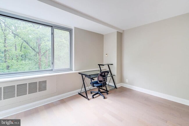 Building Photo - 4200 Cathedral Ave NW