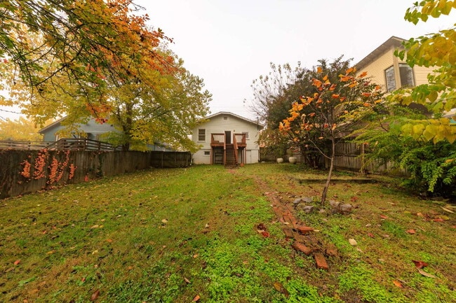 Building Photo - NOW AVAILABLE!  Charming East Nashville Bungalow for Lease!