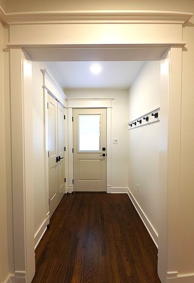 Building Photo - Lease this fully remodeled sanctuary – where modern luxury meets timeless East Texas charm!