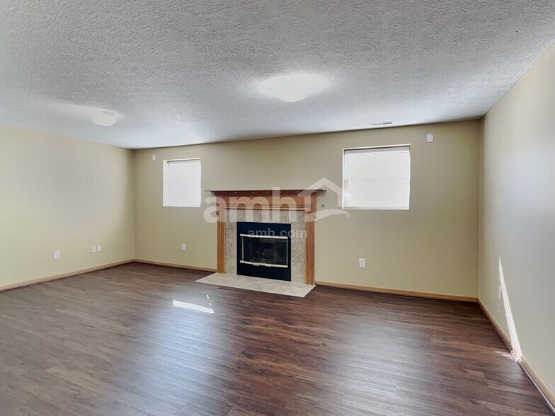 Building Photo - 818 Bent Oak Dr