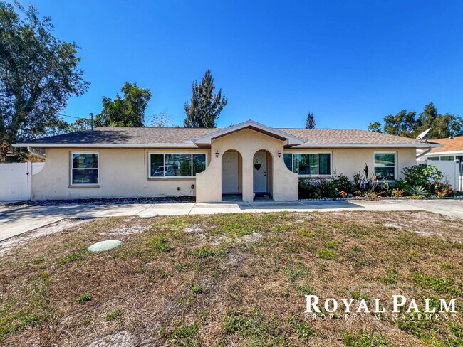 Building Photo - 2 Bed / 1 Bath | Fort Myers | Spring Into This One and Save $500