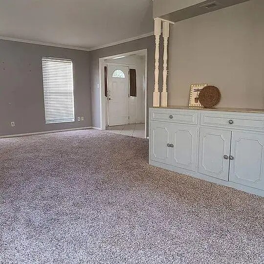 Building Photo - 6329 Ivanhoe Ln