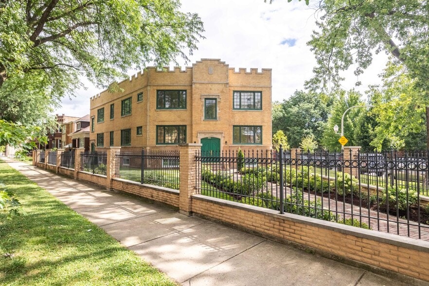 Building Photo - 3100 N Harding Ave