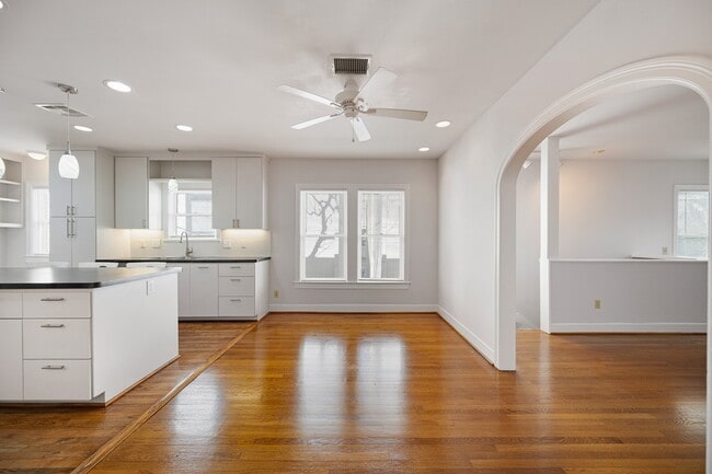 Building Photo - 1800 Woodhead St