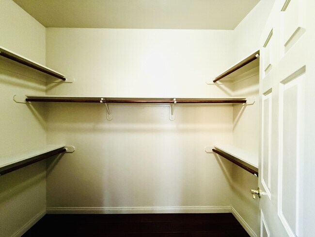 Building Photo - 1304 Torulosa Dr