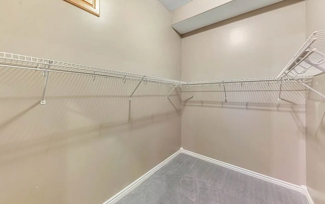 Building Photo - Garden Level in Luxury Home Available May 1st