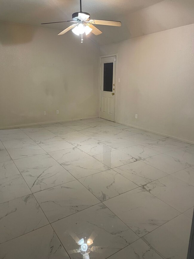 Building Photo - 2917 Sunflower Trail