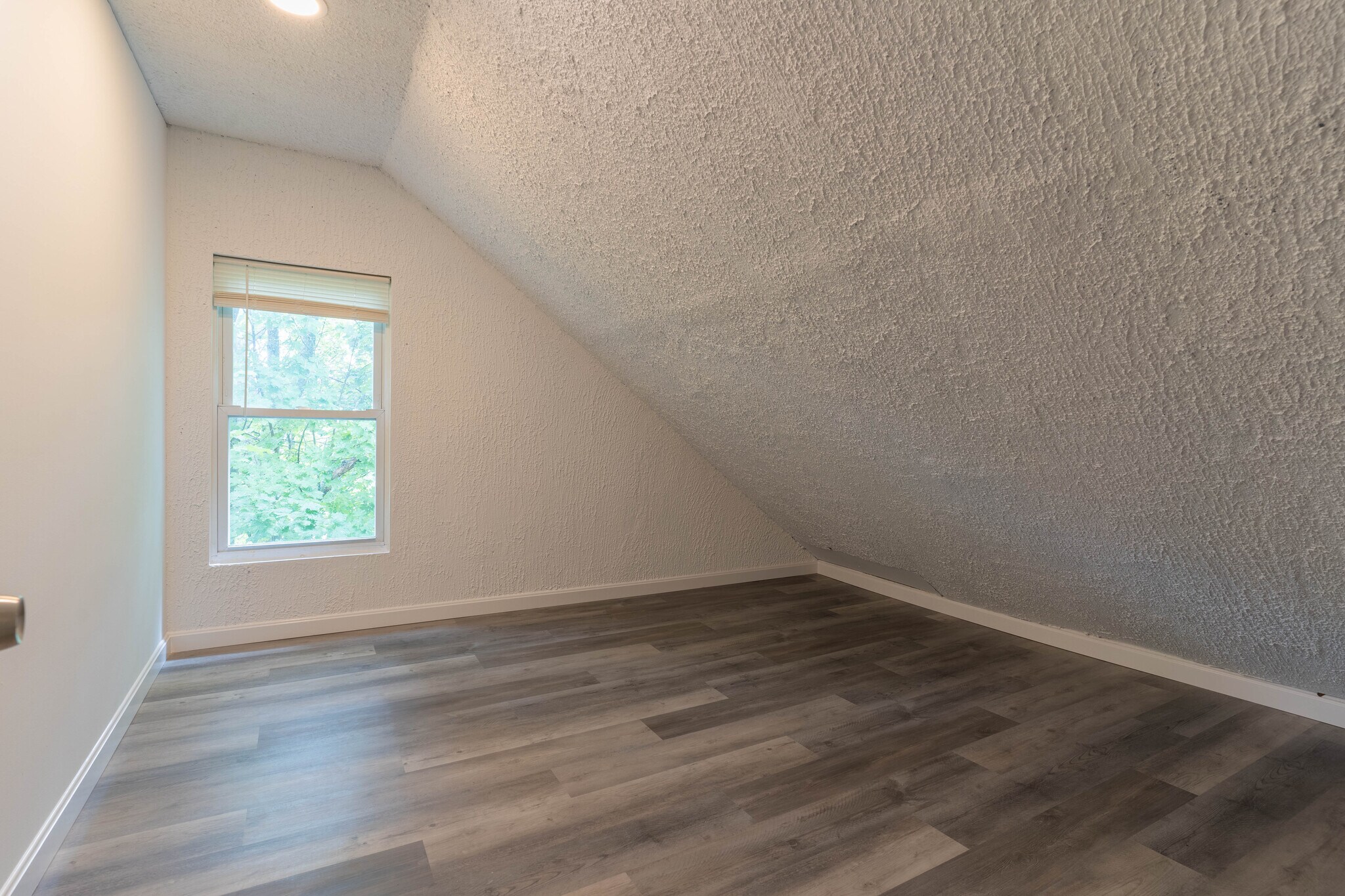 Building Photo - 56 Devens St