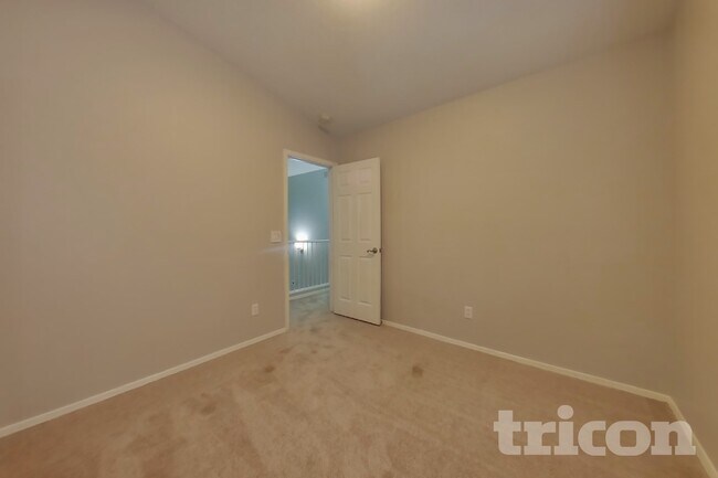 Building Photo - 16122 N 90th Ave