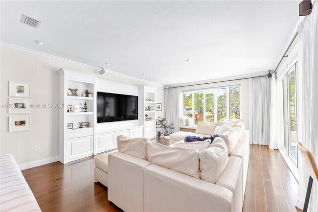 Building Photo - 16001 SW 77th Ct