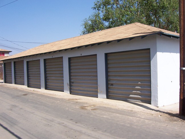 Building Photo - 2905 Peerless Ave