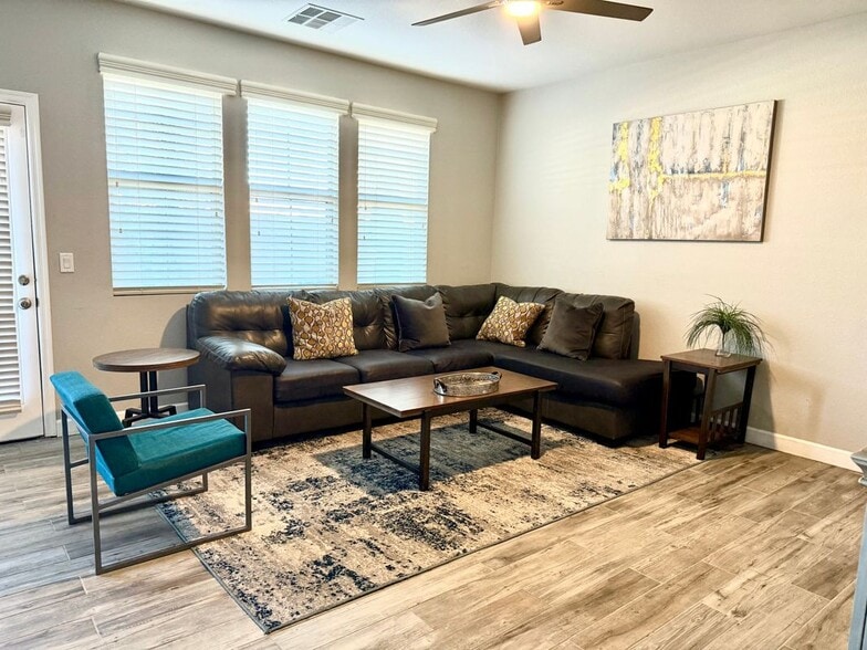 Building Photo - 3708 E Kerry Ln