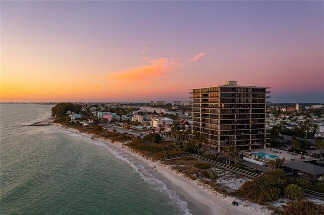 Building Photo - 7650 Bayshore Dr