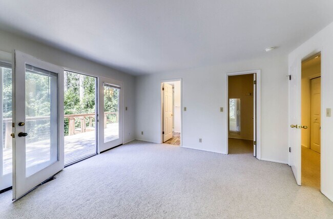 Building Photo - 3 Bedroom Home on Peaceful Property