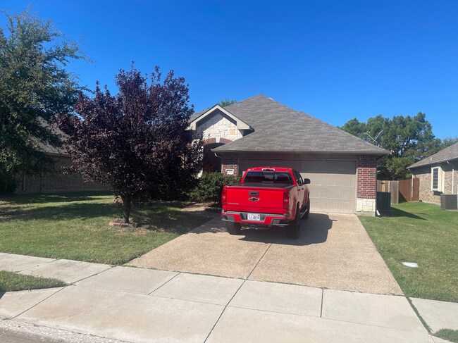 Building Photo - 2509 Saddlehorn Dr
