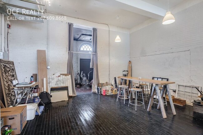 Building Photo - Fishtown Loft One Bedroom Apartment