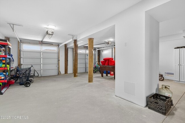 Building Photo - A3255 Goa Way