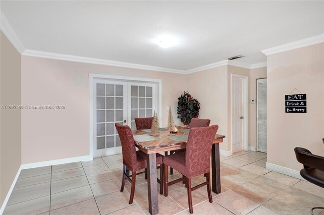 Building Photo - 1054 SW 124th Ct