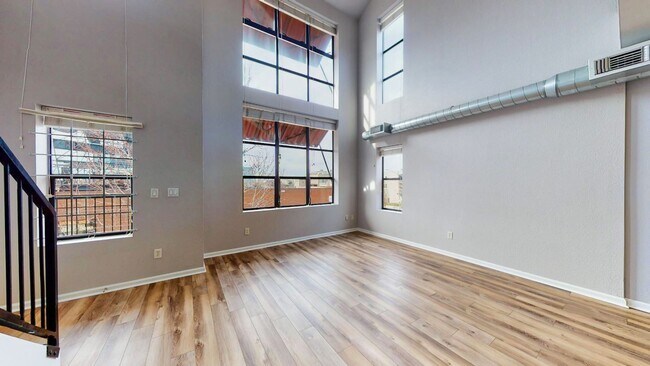 Building Photo - 2033 W 30th Ave