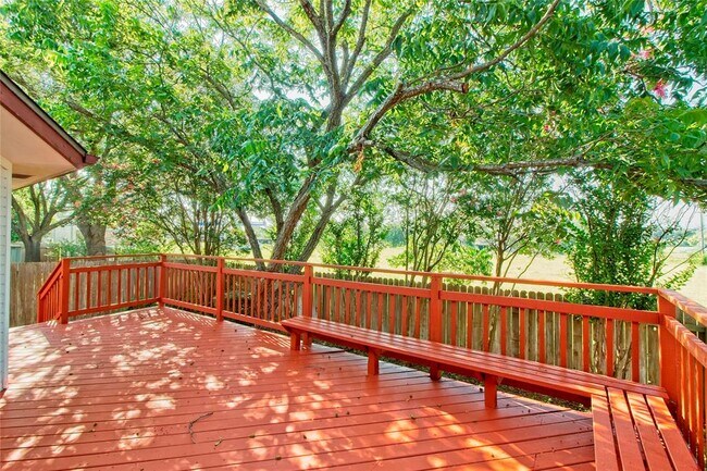 Building Photo - 108 Rio Vista Dr