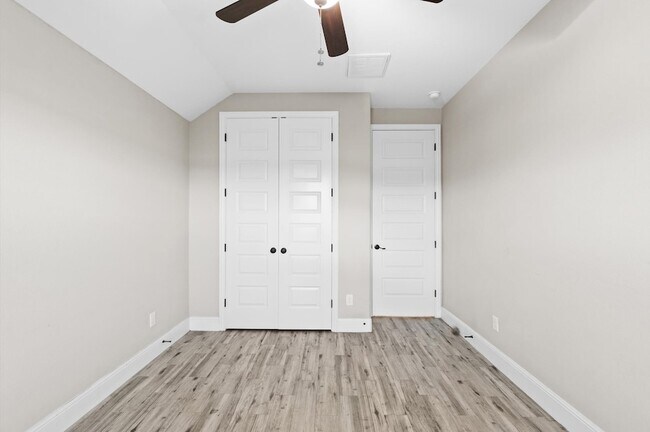 Building Photo - 9707 Highland Pointe Dr